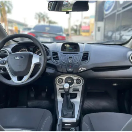 Moldura 9 Fiamon Ford New Fiesta com Capela Hatch 2012 e Sedan 20112014